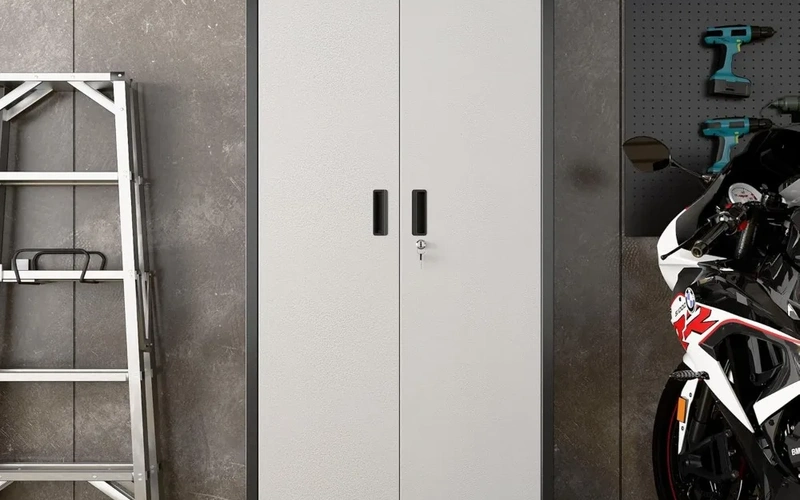 metal-garagecabinetset-with-adjustable-shelves